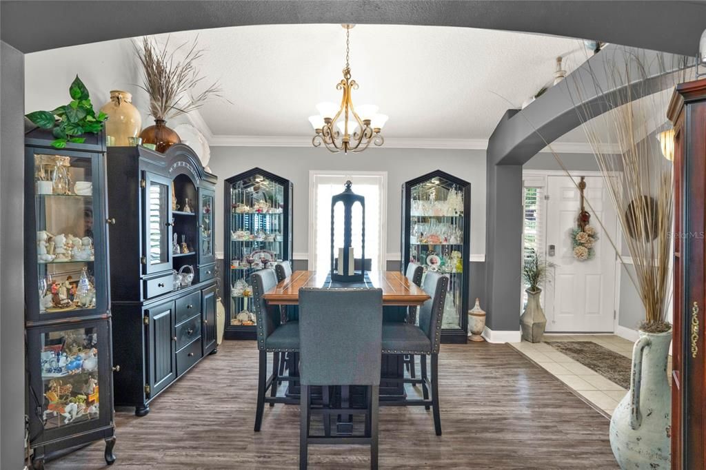 For Sale: $595,900 (4 beds, 2 baths, 2122 Square Feet)