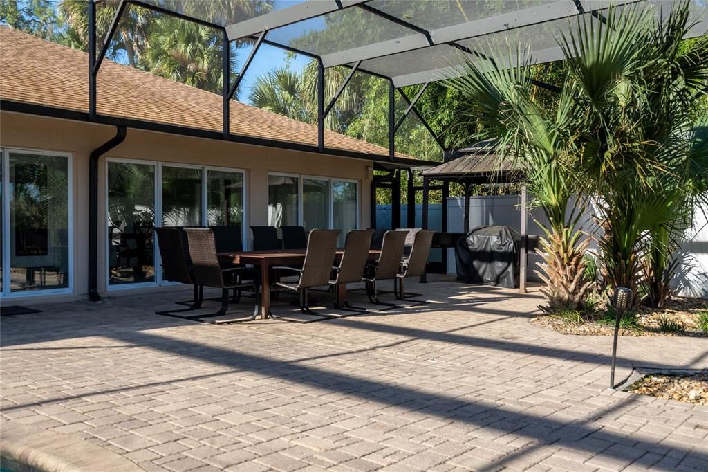 Active With Contract: $649,900 (5 beds, 2 baths, 2956 Square Feet)