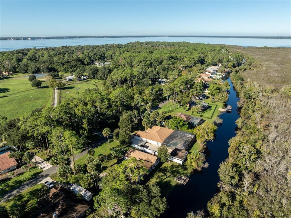 Active With Contract: $649,900 (5 beds, 2 baths, 2956 Square Feet)