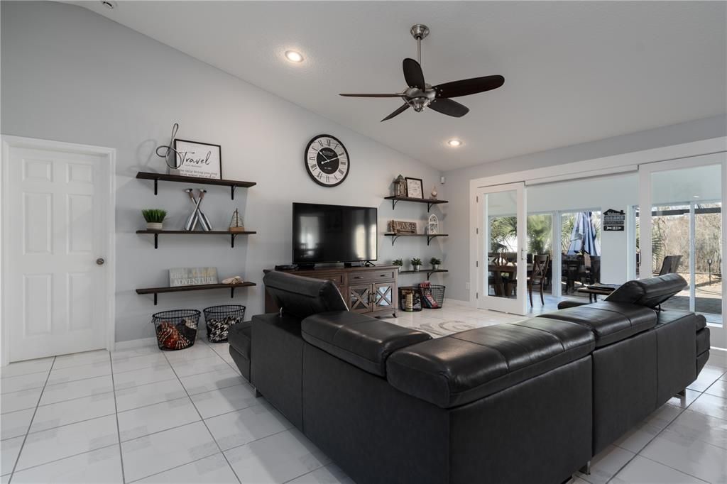 Active With Contract: $649,900 (5 beds, 2 baths, 2956 Square Feet)