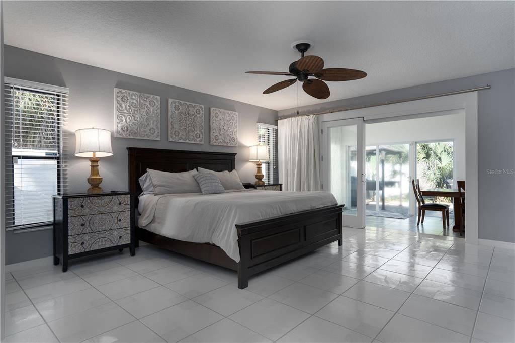 Active With Contract: $649,900 (5 beds, 2 baths, 2956 Square Feet)