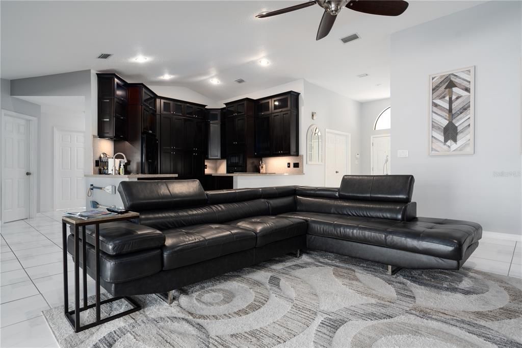 Active With Contract: $649,900 (5 beds, 2 baths, 2956 Square Feet)