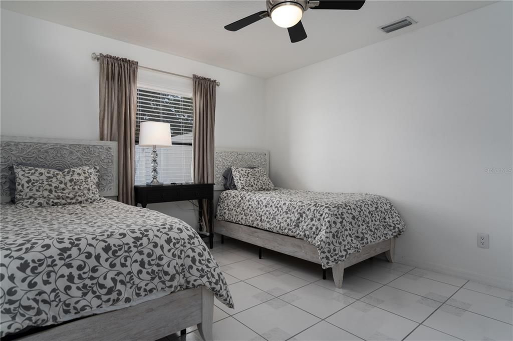 Active With Contract: $649,900 (5 beds, 2 baths, 2956 Square Feet)