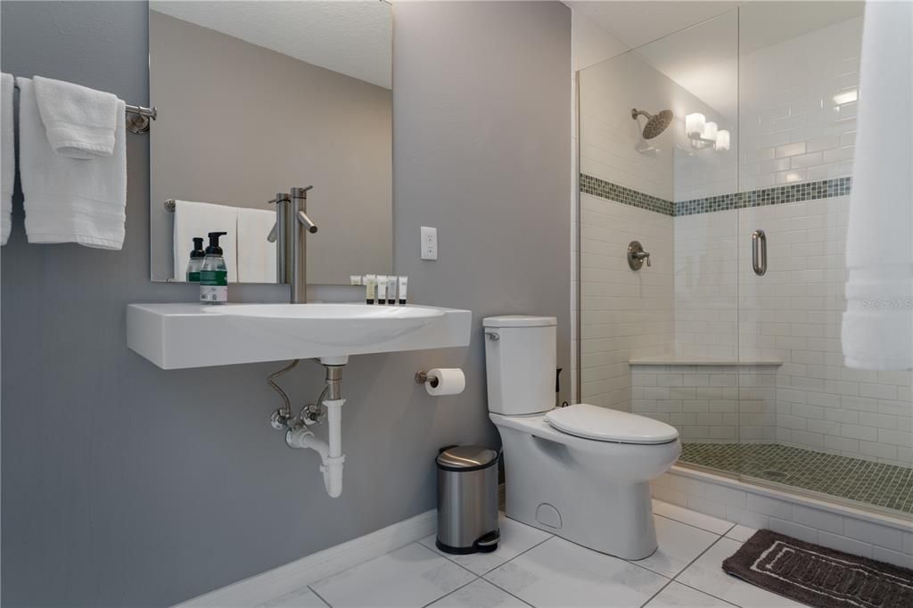 Active With Contract: $649,900 (5 beds, 2 baths, 2956 Square Feet)