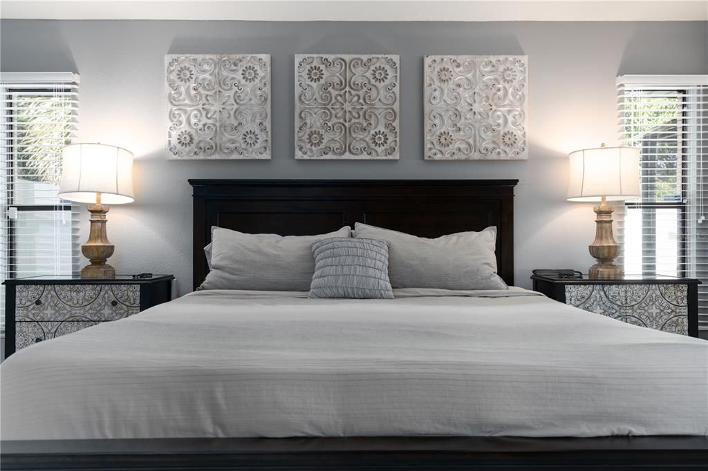 Active With Contract: $649,900 (5 beds, 2 baths, 2956 Square Feet)