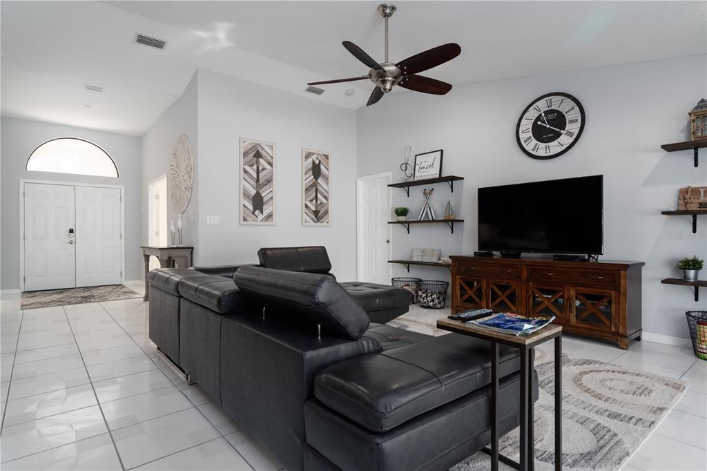 Active With Contract: $649,900 (5 beds, 2 baths, 2956 Square Feet)
