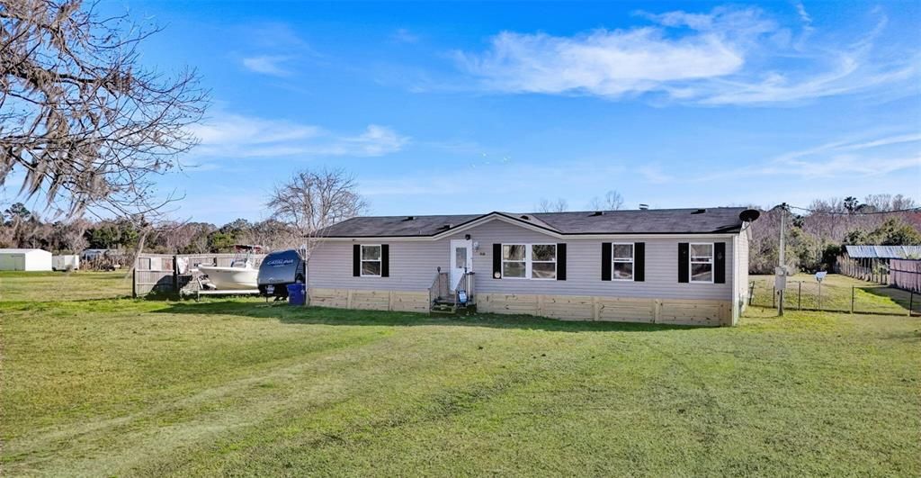 最近售出: $190,100 (3 贝兹, 2 浴室, 1826 平方英尺)