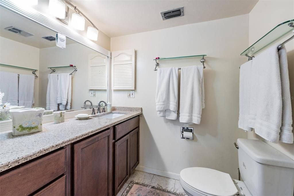 En Venta: $189,900 (2 camas, 2 baños, 1100 Pies cuadrados)