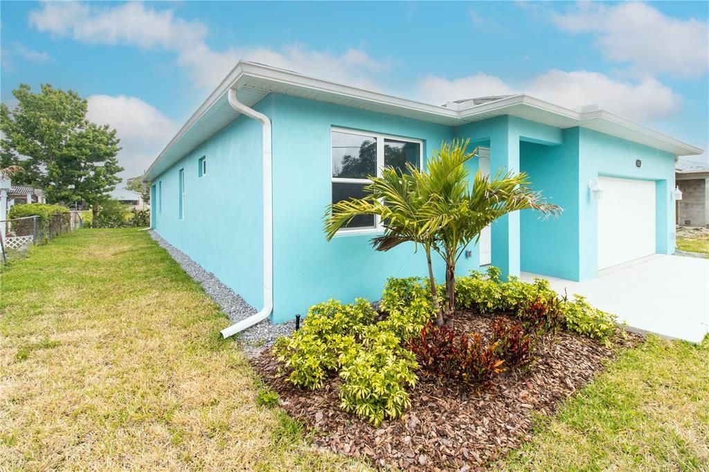 For Sale: $537,000 (3 beds, 2 baths, 1701 Square Feet)