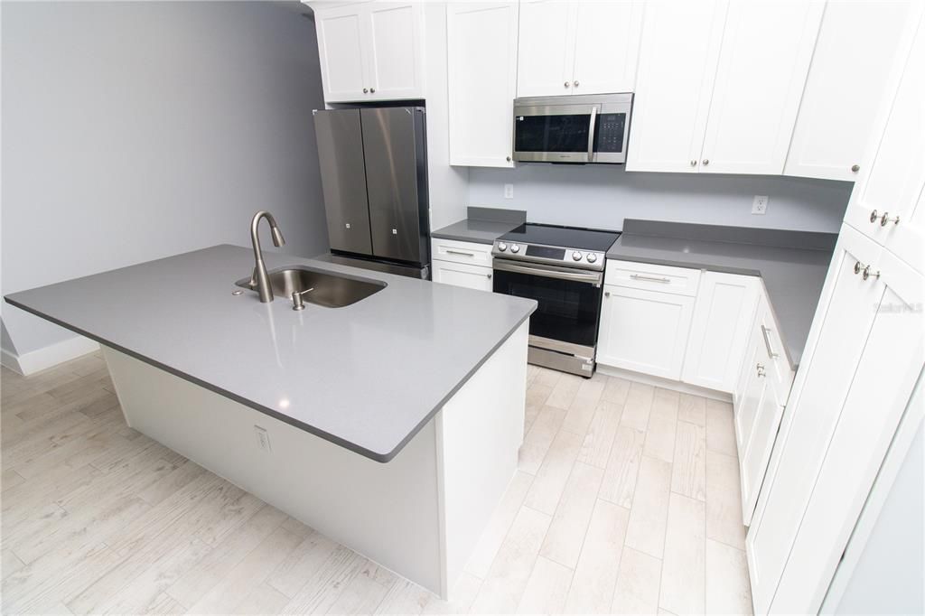 For Sale: $537,000 (3 beds, 2 baths, 1701 Square Feet)