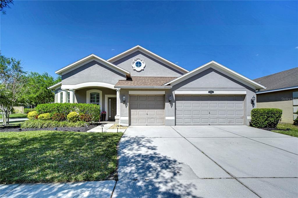 Recently Sold: $500,000 (5 beds, 3 baths, 2381 Square Feet)