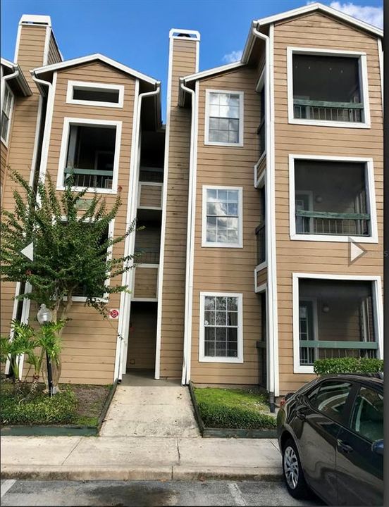 Recently Rented: $1,495 (2 beds, 1 baths, 810 Square Feet)
