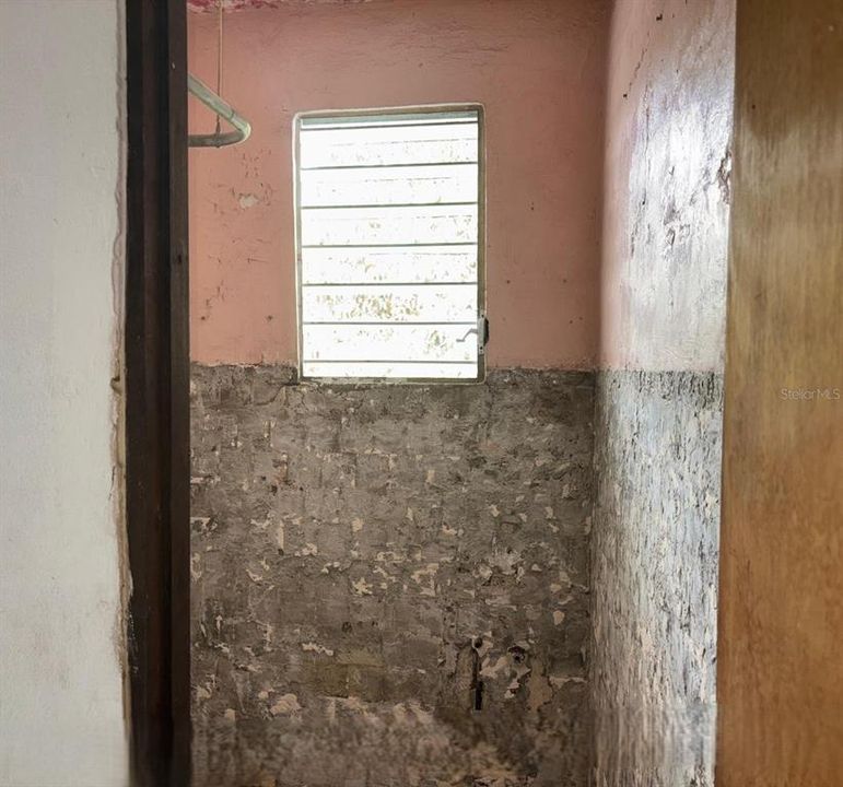 待售: $129,000 (2 贝兹, 1 浴室, 1200 平方英尺)