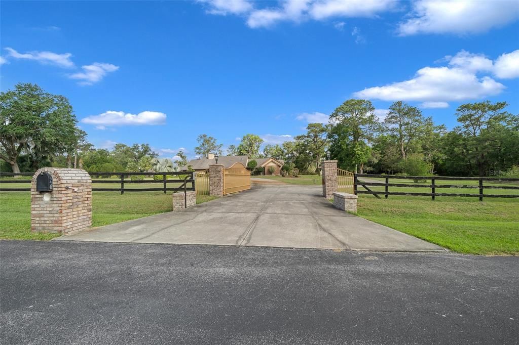 For Sale: $1,250,000 (4 beds, 3 baths, 4277 Square Feet)
