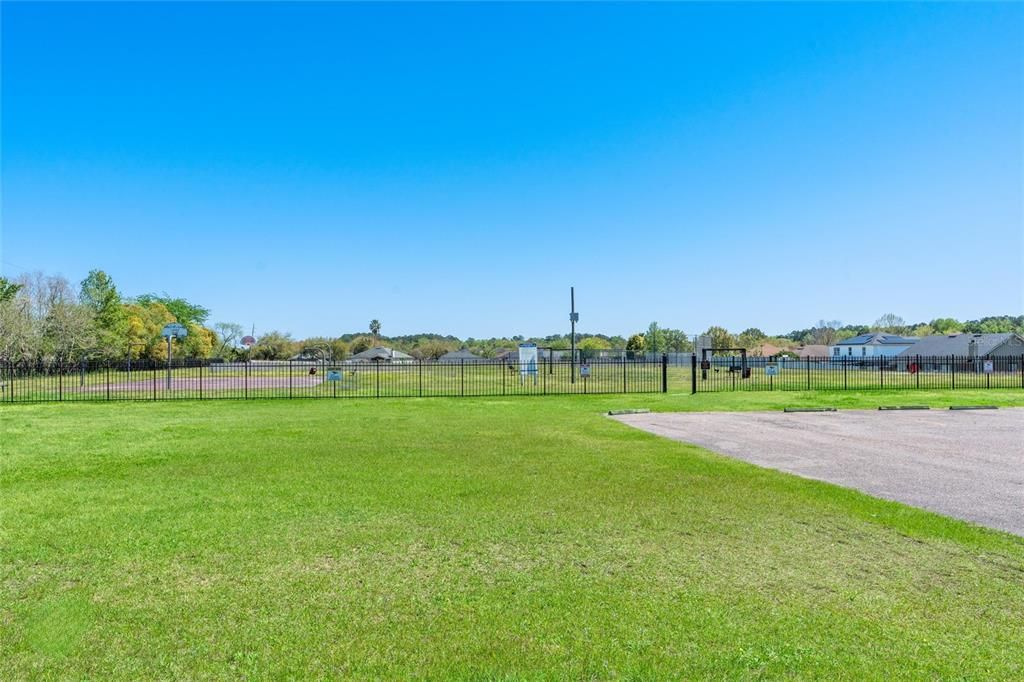 En Venta: $369,000 (4 camas, 2 baños, 1954 Pies cuadrados)