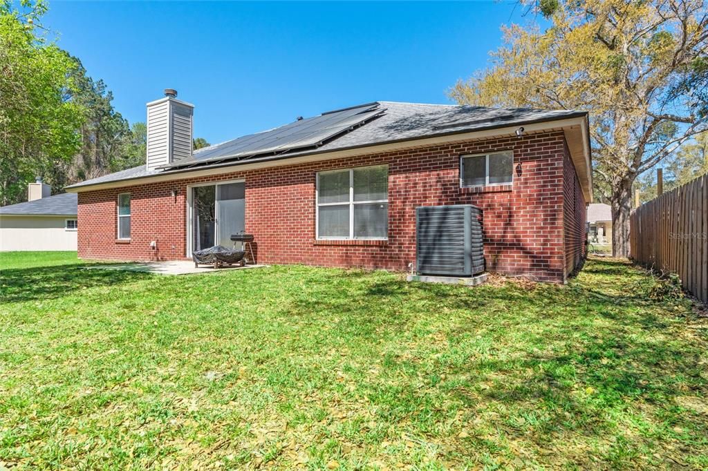 En Venta: $369,000 (4 camas, 2 baños, 1954 Pies cuadrados)