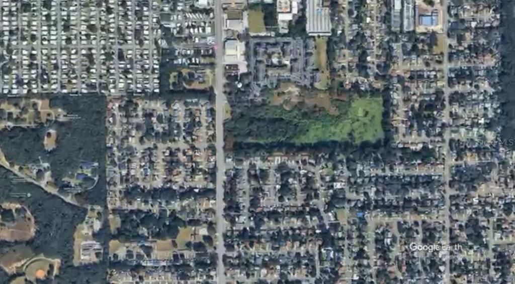 待售: $924,000 (2.06 acres)