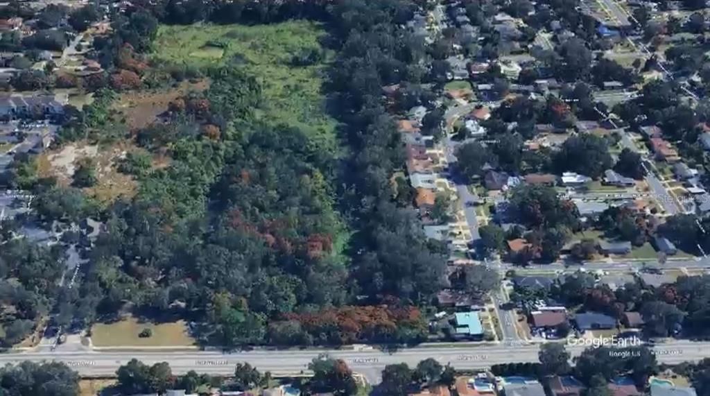 待售: $924,000 (2.06 acres)