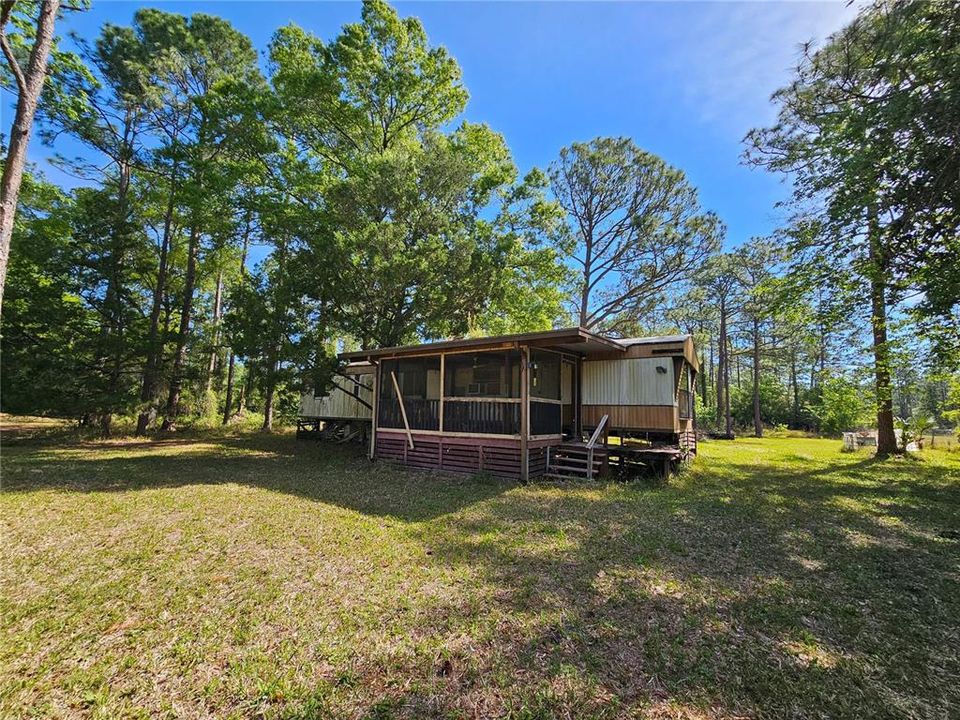 最近售出: $79,900 (2 贝兹, 1 浴室, 784 平方英尺)