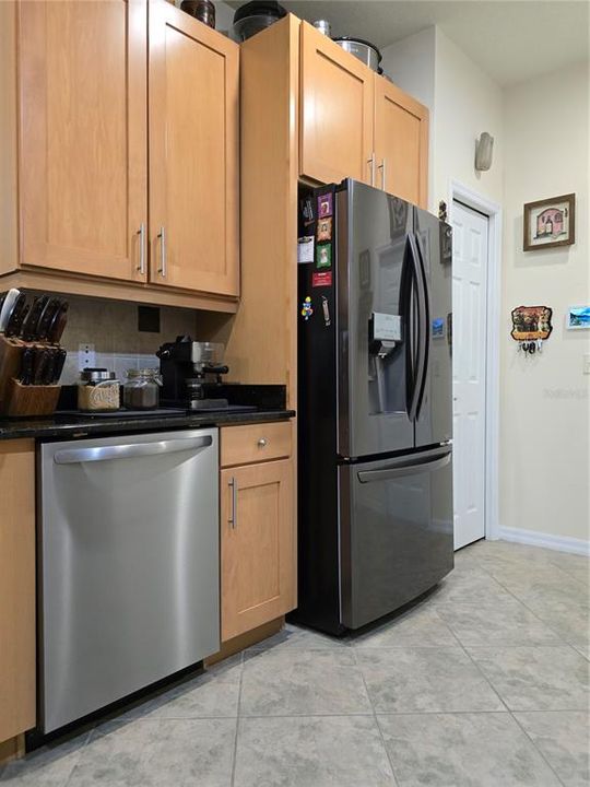 На продажу: $300,000 (2 спален, 2 ванн, 1530 Квадратных фут)