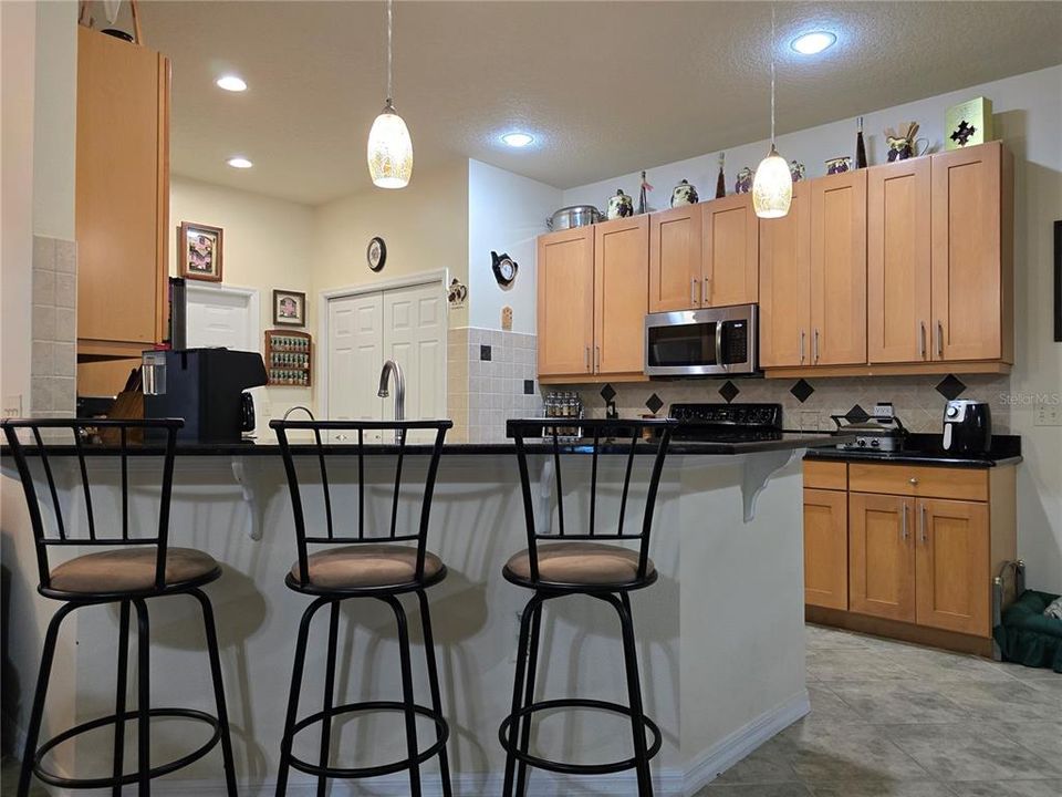 На продажу: $300,000 (2 спален, 2 ванн, 1530 Квадратных фут)