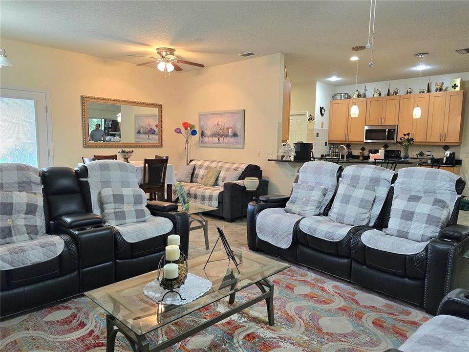 На продажу: $300,000 (2 спален, 2 ванн, 1530 Квадратных фут)