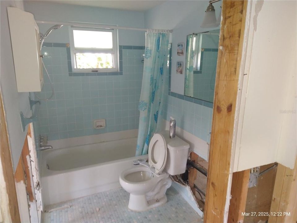 For Sale: $275,000 (2 beds, 1 baths, 1036 Square Feet)