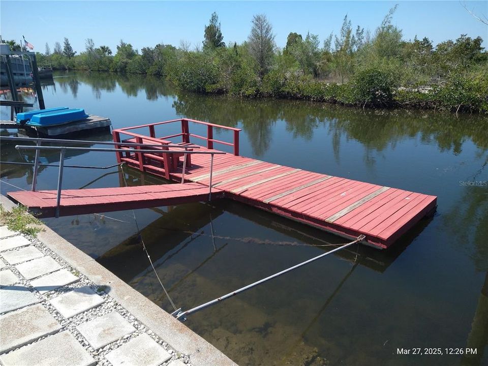 For Sale: $275,000 (2 beds, 1 baths, 1036 Square Feet)