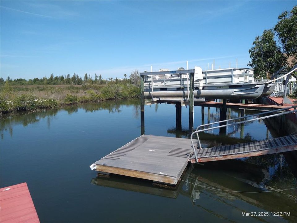 For Sale: $275,000 (2 beds, 1 baths, 1036 Square Feet)