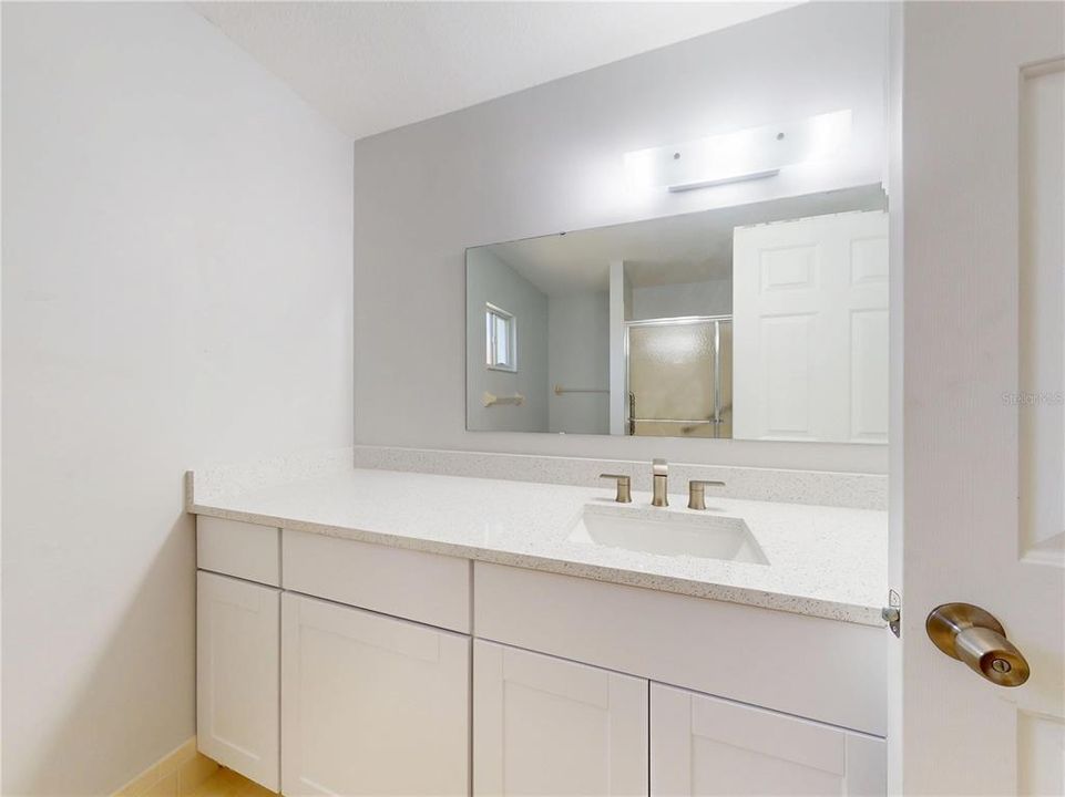 Activo con contrato: $268,900 (3 camas, 2 baños, 1760 Pies cuadrados)