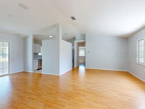 Activo con contrato: $268,900 (3 camas, 2 baños, 1760 Pies cuadrados)