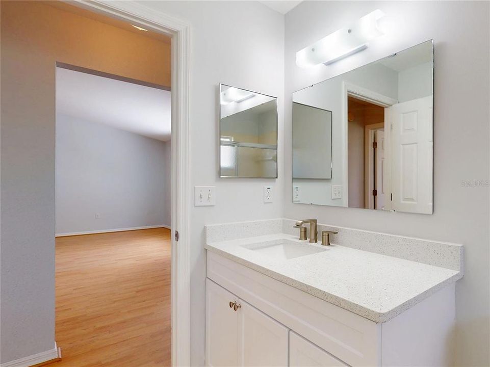 Activo con contrato: $268,900 (3 camas, 2 baños, 1760 Pies cuadrados)