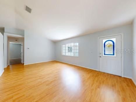 Activo con contrato: $268,900 (3 camas, 2 baños, 1760 Pies cuadrados)