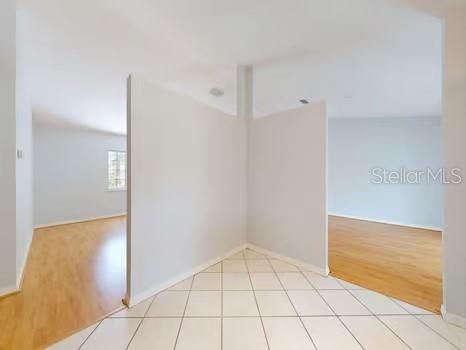 Activo con contrato: $268,900 (3 camas, 2 baños, 1760 Pies cuadrados)