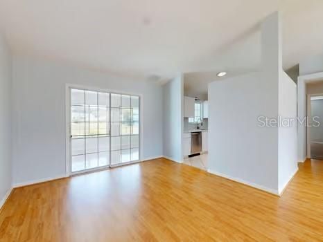 Activo con contrato: $268,900 (3 camas, 2 baños, 1760 Pies cuadrados)