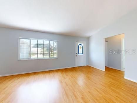 Activo con contrato: $268,900 (3 camas, 2 baños, 1760 Pies cuadrados)