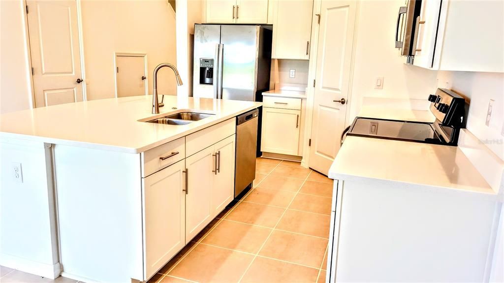 В аренду: $2,200 (3 спален, 2 ванн, 1373 Квадратных фут)