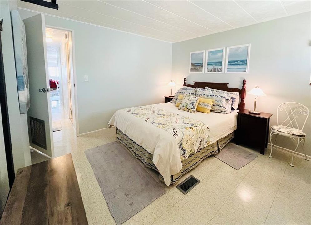 Active With Contract: $110,000 (2 beds, 1 baths, 672 Square Feet)