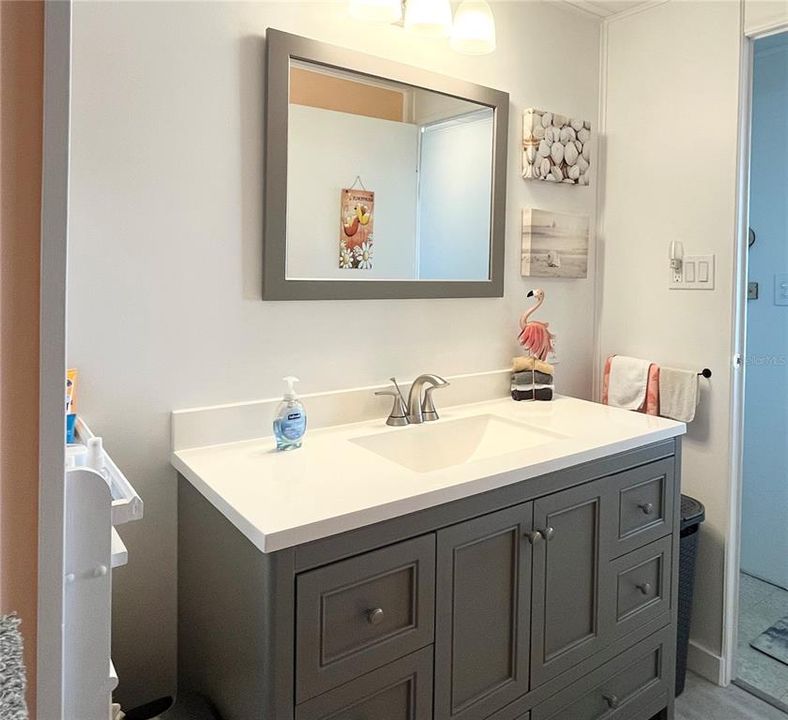 Active With Contract: $110,000 (2 beds, 1 baths, 672 Square Feet)