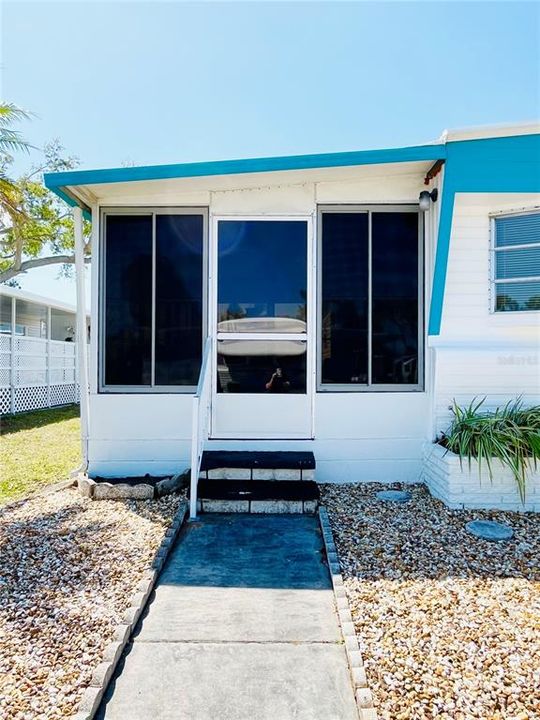 Active With Contract: $110,000 (2 beds, 1 baths, 672 Square Feet)