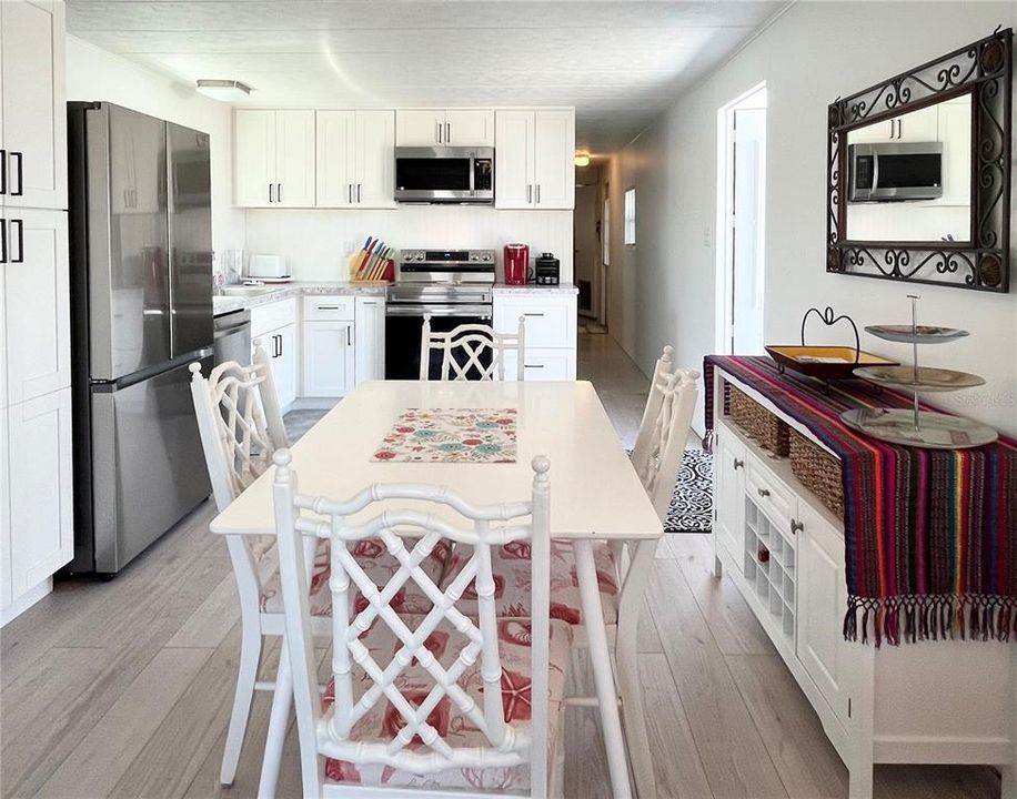 Active With Contract: $110,000 (2 beds, 1 baths, 672 Square Feet)