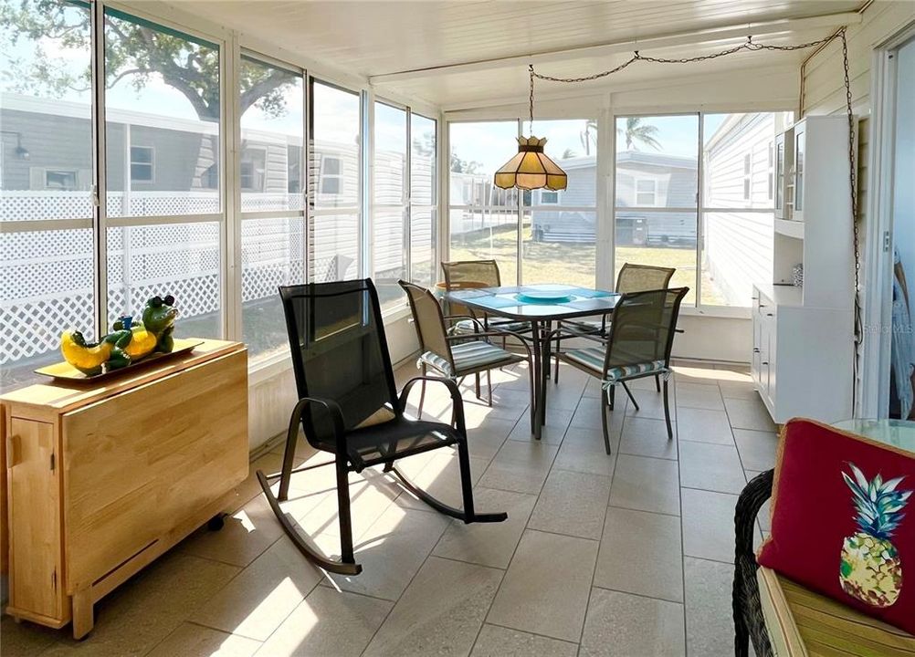 Active With Contract: $110,000 (2 beds, 1 baths, 672 Square Feet)