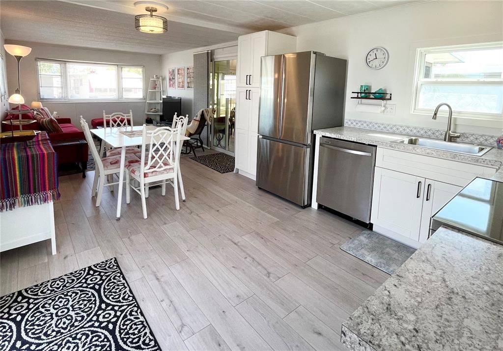 Active With Contract: $110,000 (2 beds, 1 baths, 672 Square Feet)