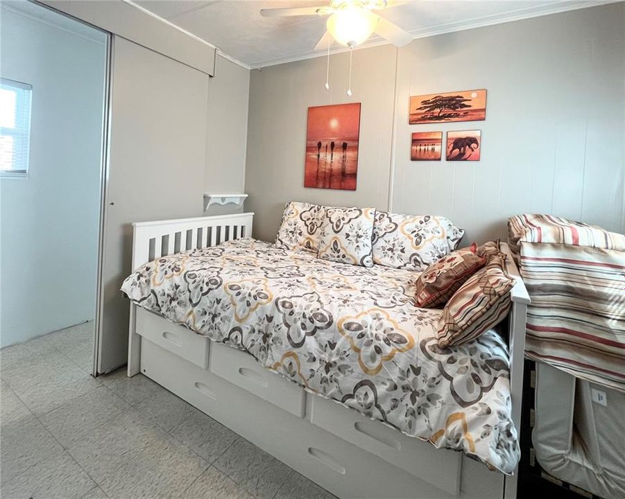 Active With Contract: $110,000 (2 beds, 1 baths, 672 Square Feet)