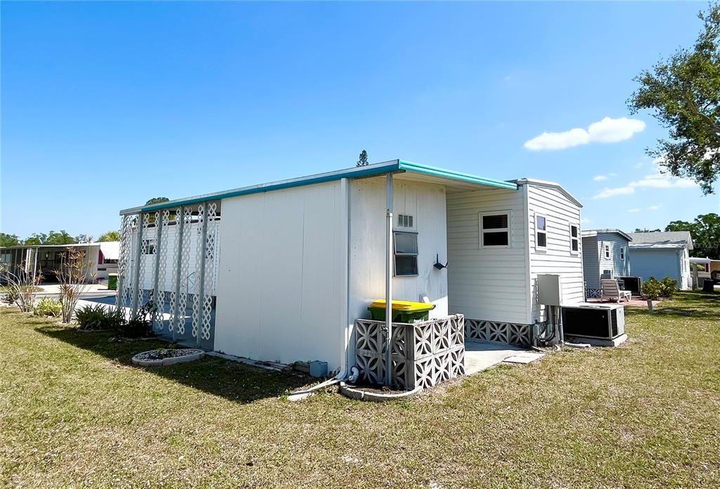 Active With Contract: $110,000 (2 beds, 1 baths, 672 Square Feet)