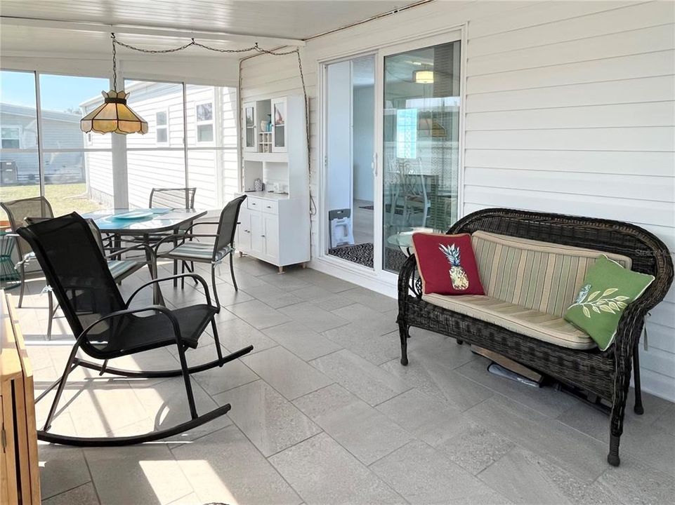 Active With Contract: $110,000 (2 beds, 1 baths, 672 Square Feet)