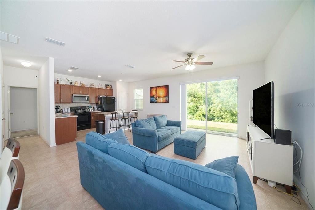 For Sale: $319,000 (3 beds, 2 baths, 1465 Square Feet)