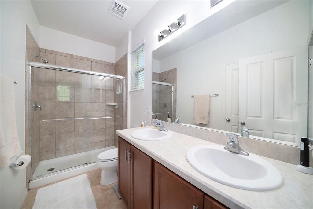 For Sale: $319,000 (3 beds, 2 baths, 1465 Square Feet)