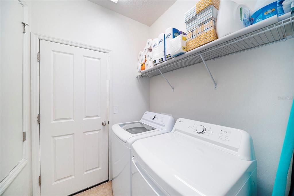 For Sale: $319,000 (3 beds, 2 baths, 1465 Square Feet)