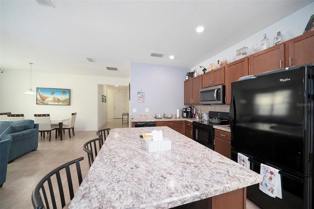 For Sale: $319,000 (3 beds, 2 baths, 1465 Square Feet)